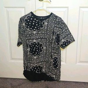 Black bandana t-shirt